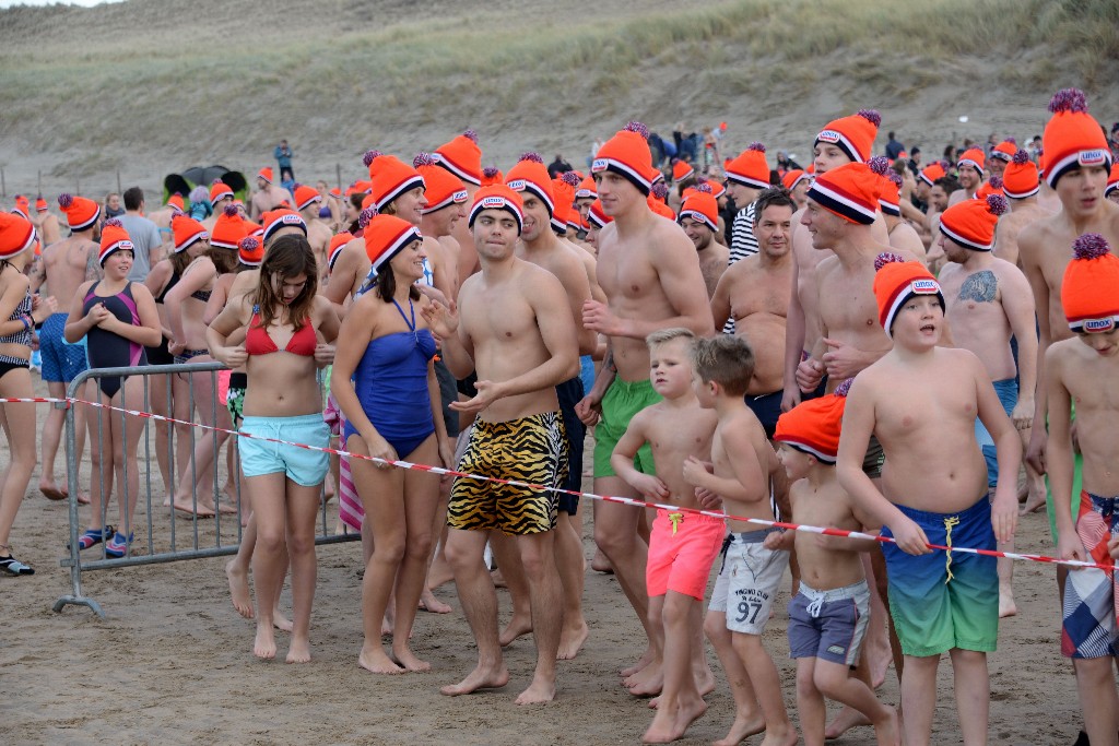 ../Images/Nieuwjaarsduik Nederzandt 2016 011.jpg